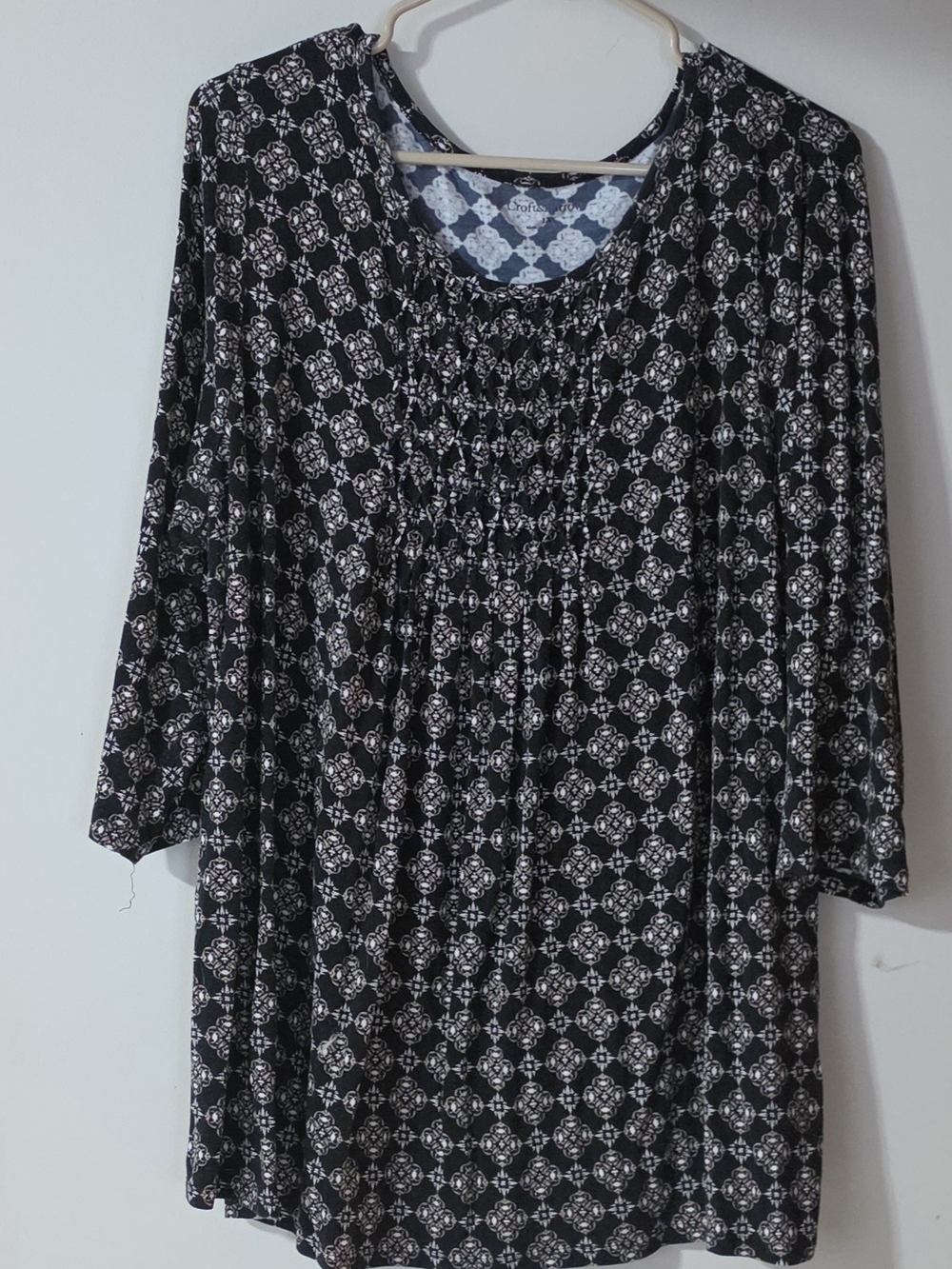 1X croft & barrow Black & White Medallion Scoop Neck Tunic